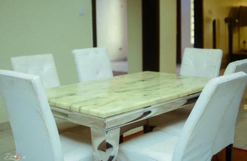 Asaba Apartamento | The Montrose Apartment