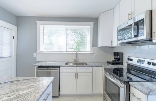 Arbutus Casa | The Moonlight at the Halethrope Home