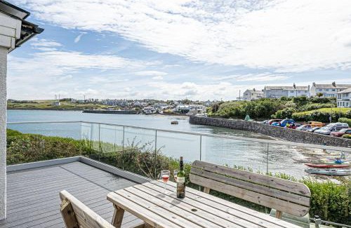 Cemaes Bay Casa | The Moorings
