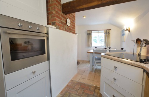 Orford Cabaña | THE MOORINGS, ORFORD, pet friendly, with open fire in Orford