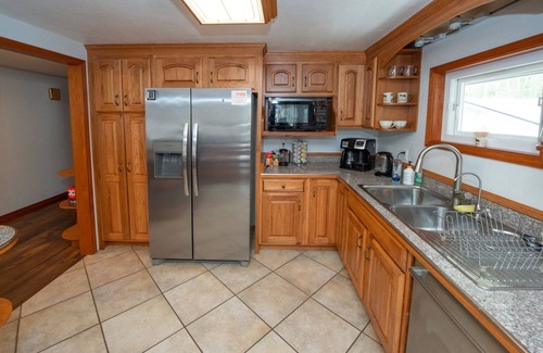 Huffman - O' Malley Cabina | The Moose Pad, Rustic Luxury, serene setting, Spacious 4bed/2bath, Sleeps 12+