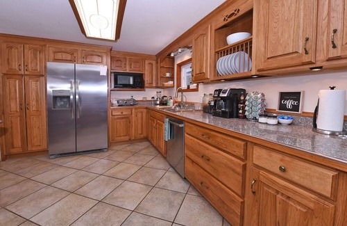 Huffman - O' Malley Cabina | The Moose Pad, Rustic Luxury, serene setting, Spacious 4bed/2bath, Sleeps 12+