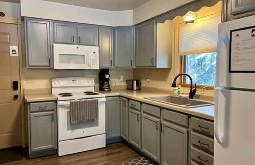 Hayward Cabina | The Morgan-Your Northwoods Escape!