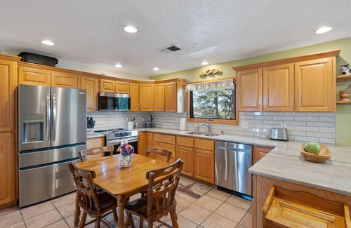 Loma Del Rey Casa | The Morning Sun Home | Spacious, Updated, Fun--Views!