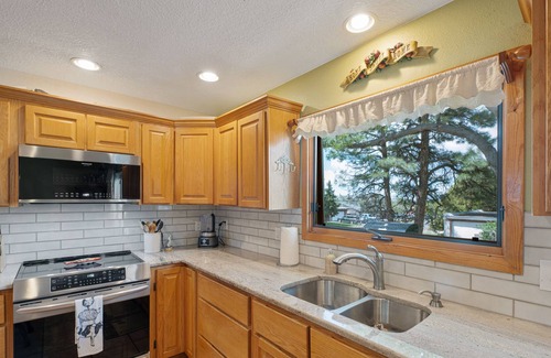Loma Del Rey Casa | The Morning Sun Home | Spacious, Updated, Fun--Views!