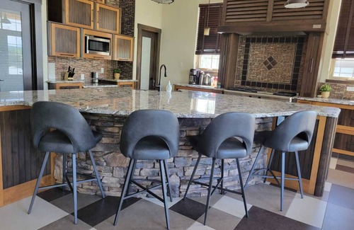 Hinton Casa | The most Luxurious, full of comfort Home away from Home