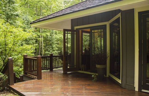 Scaly Mountain Casa | The Mountain Retreat - Highlands Plateau - Private Vineyard Getaway