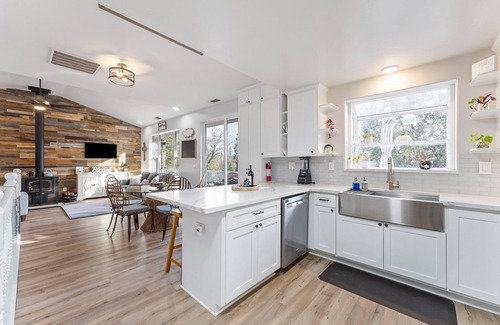 Apple Hill Casa | The Mountain Ridge Retreat, 3 bedroom home in beautiful Pollock Pines, CA