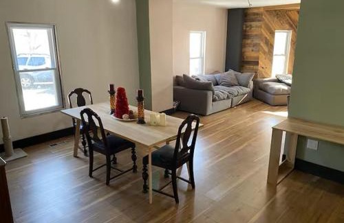 Renovo Casa | The Mountain View HomeStead Suite