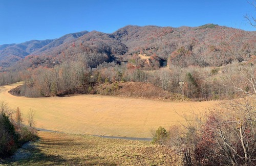 Whittier Cabina | The Mountain View Lodge - Luxury in Whittier! Awesome views from every deck!