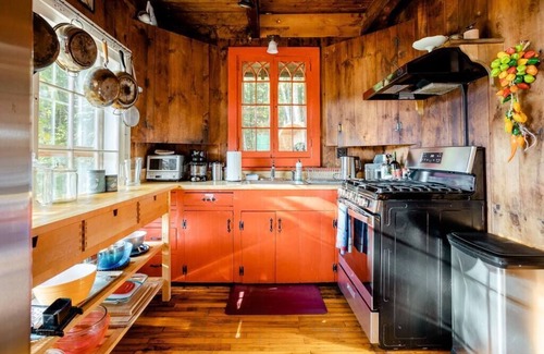 Mount Tremper Casa | The Mountain Wonder | Hot tub, Sauna, Creek, Views