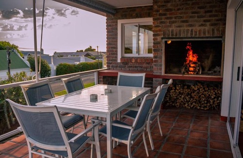 Voelklip Casa | The Mountainview Family Retreat