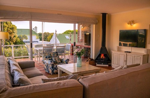 Voelklip Casa | The Mountainview Family Retreat