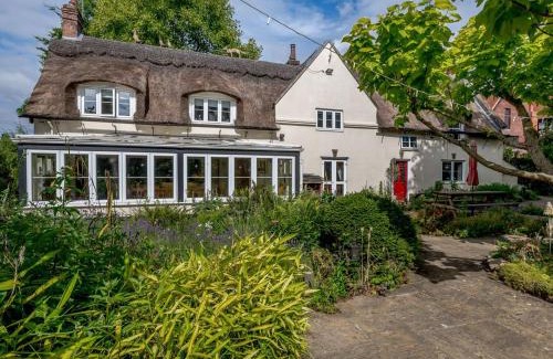 Irstead Casa | The Mowle