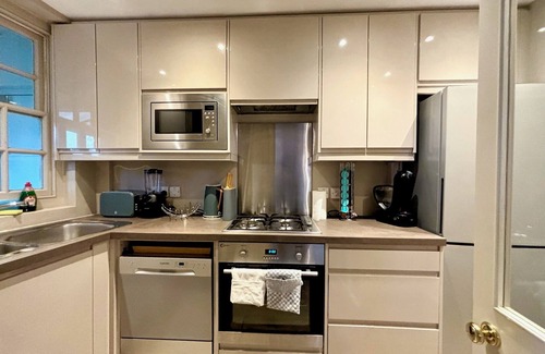 Churchill Apartamento | The Mozart Suite - by Sloane Square