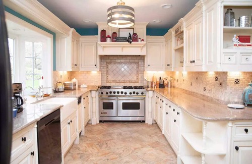 Rockford Casa | The Mulford Complex Private Estate with Pool & Hot Tub