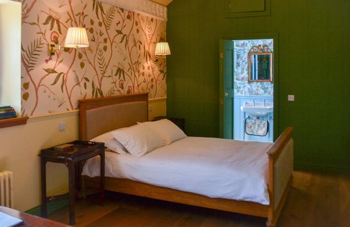 Castle Douglas Cama Y Desayuno | The Munches Room at Buittle Castle, a Georgian Style Stay in a Medieval Castle