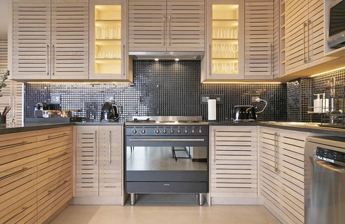 Three Anchor Bay Apartamento | The Murex 4-Bedroom Serviced Apartment