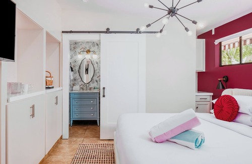 Warm Sands Hotel | The Muse Hotel | Palm Springs | Pool & Hot Tub