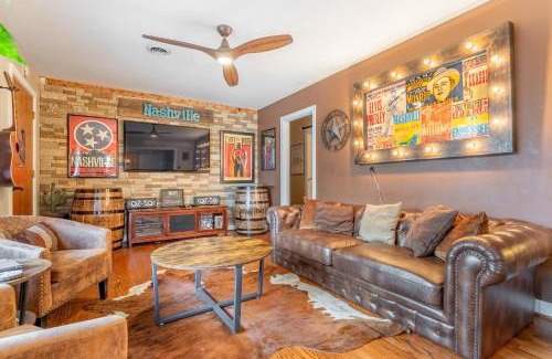 Elm Hill Acres Casa | The Musicians Cottage by Stay Local Nashville