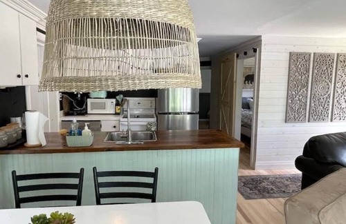 Utterson Cabaña | The Muskoka Nest – A Lakeside Treehouse Retreat