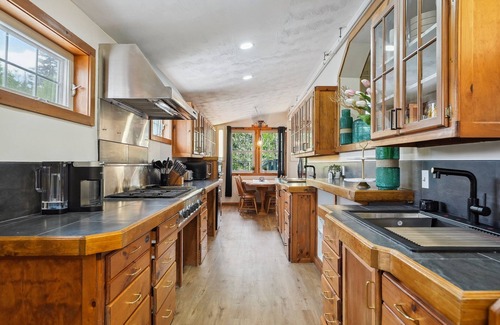 West Dover Villa | The Myrtle House Heated Pool-Hot Tub-Tennis & More