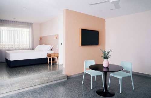 Palm Beach Hotel | The Mysa Motel
