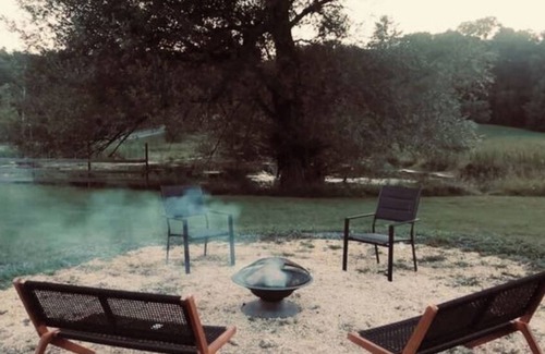 Narrowsburg Casa | The Narrows Guesthouse - Getaway w/ Scenic Pond + Fire Pit in Narrowsburg, NY