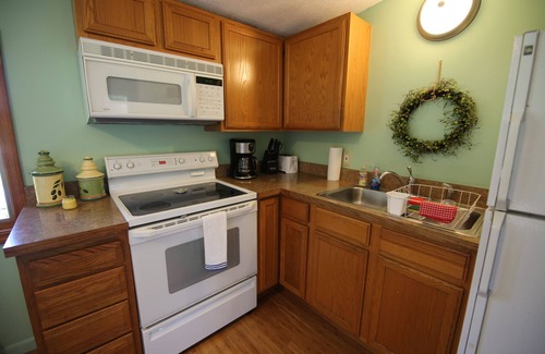 Lake Leelanau Cabaña | The Narrows Yacht Club Cottage