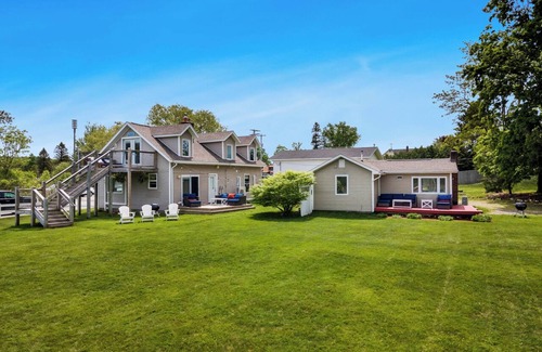 Lake Leelanau Cabaña | The Narrows Yacht Club Cottage