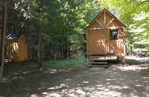 Central Frontenac Cabina | The Naturalist