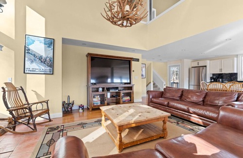 Central Vermont- Killington Casa | SkiOnSkiOff de lujo: ¡La casa Navillus frente a Great Eastern Ski Trail!