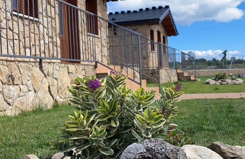 Manzanal de los Infantes Cabaña | El Naval de la Parra. Casa Rural 1