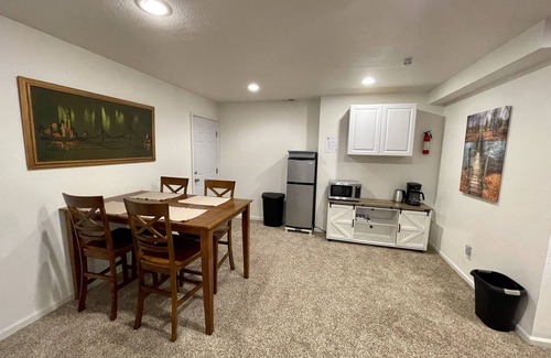 Nederland Casa | The Ned Nest - Private Suite - Pool Table / Fireplace / 3 Beds + Large Sectional