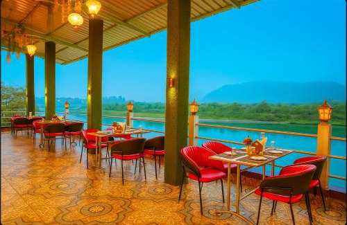 Rishikesh Hotel | The Neeraj Naturecure On Ganga