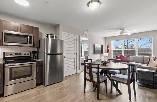 Tuscaloosa Condominio | The Nelson 1st Floor Riverfront Condo with Pool & Gym Access