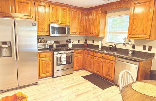 Ranger Casa | The Nest in Ranger - A Cozy Private Getaway with a Huge Game Room!