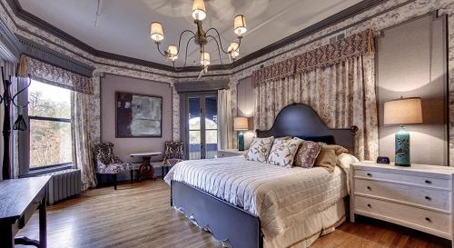 Summit - University Cama Y Desayuno | The New Victorian Mansion Bed & Breakfast