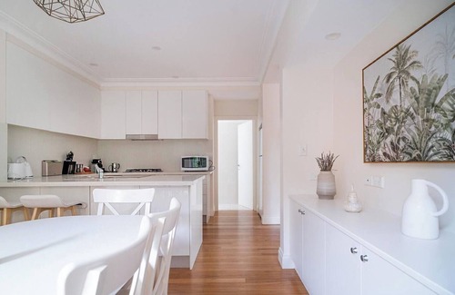 Newtown Casa | The Newtowner - Stylish Home in the heart of Newtown!