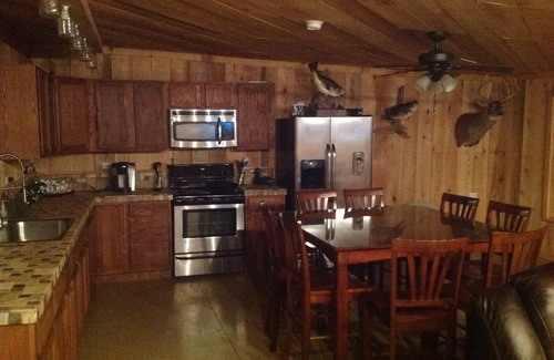 Samburg Cabina | El mejor lugar en el lago Reelfoot para un grupo de familiares o amigos