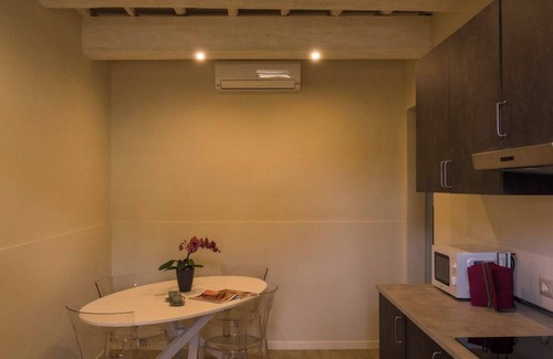 Le Cure Apartamento | The Niche of Nicholas App 2