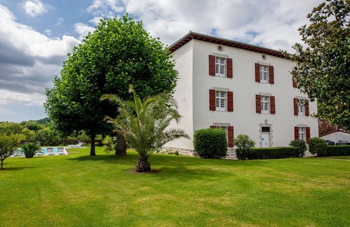 Cambo-les-Bains Casa | The noble house of Luroa built in 1505.