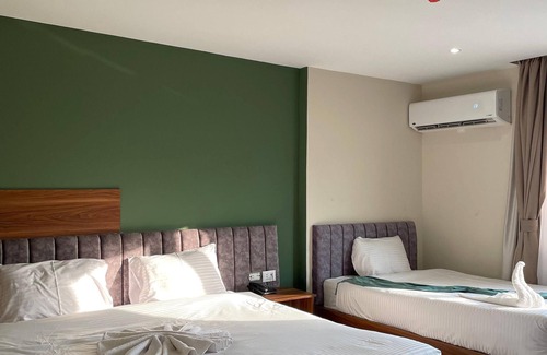 Kafrat al Jabal Hotel | The Nomad Pyramids Boutique Hotel