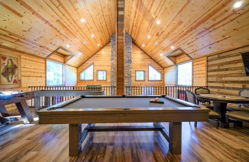 Broken Bow Casa | The Nomi Lodge - Sleeps 28 - Gorgeous Rustic Cabin, Centrally Located, Tons of Amenities
