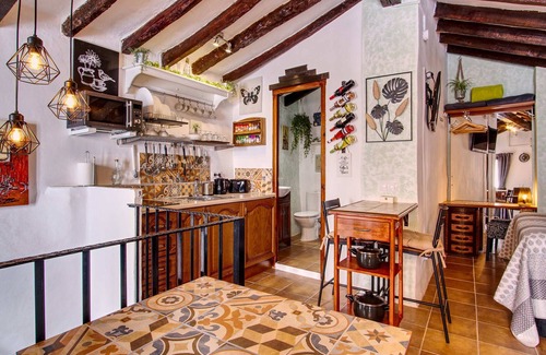 Canillas de Aceituno Apartamento | Romántico-Estudio-Baño Privado-Vista a la Calle-Apartment/Studio