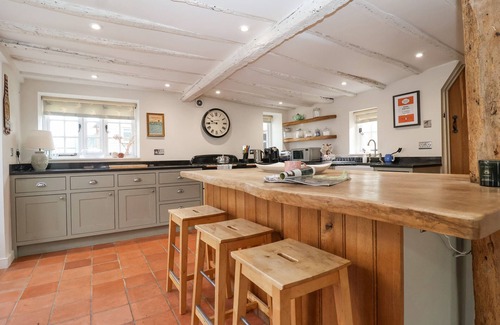 Cavendish Cabaña | THE NOOK, pet friendly, character holiday cottage in Long Melford