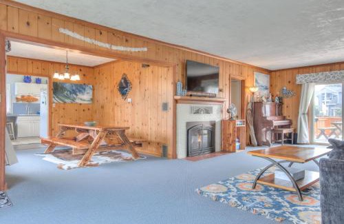 Seaside Casa | The Nordic House in the Cove - Meredith Lodging