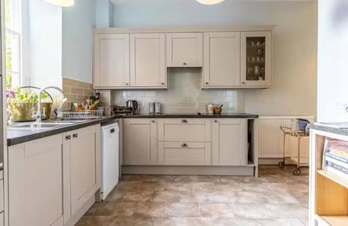 Wroughton Casa | The North Wing of Wroughton Country Retreat