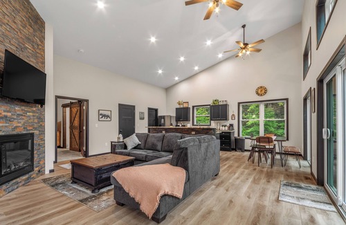 Elmira Casa | The Northwood Cottage