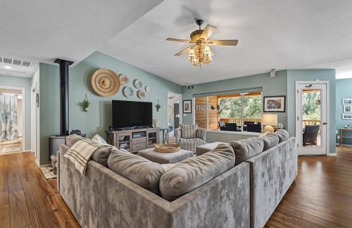 Groveland Casa | The Nut House - Lovely Home with Hot Tub home